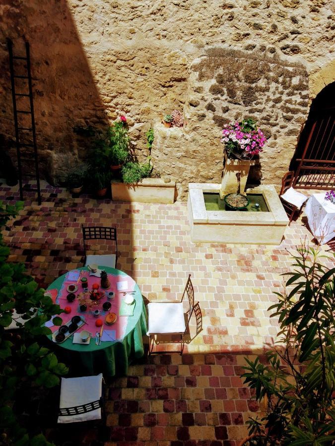 Lauris Le Terebinthe B&B מראה חיצוני תמונה